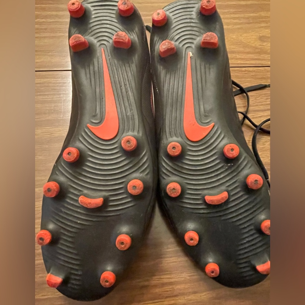 Nike Tiempo soccer cleats, US men’s size 9